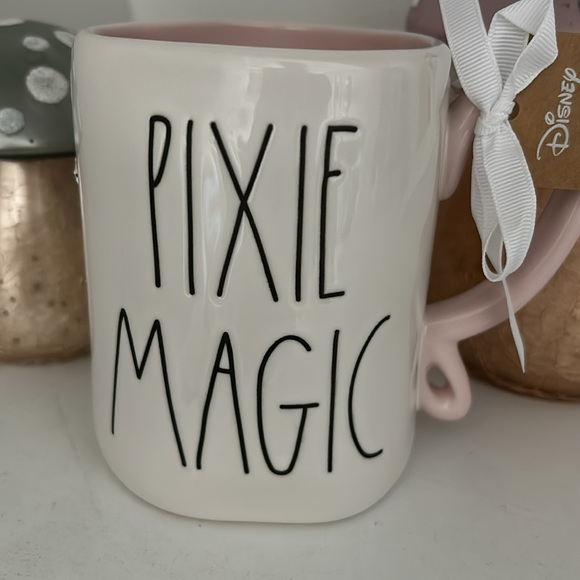 Brand new Rae Dunn Disney🧚 PIXIE MAGIC 🪄 Coffee mug 🧚‍♀️ TINKER BELL - Picture 5 of 5